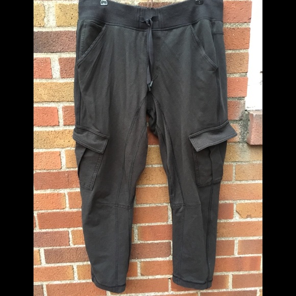 lululemon athletica Pants - Lululemon cargo jogger/sweats women’s size 10